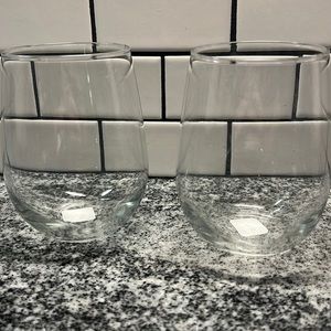 Stemless wine glasses